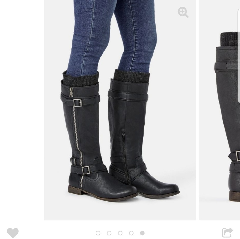 *SOLD* BRAND NEW Black boots